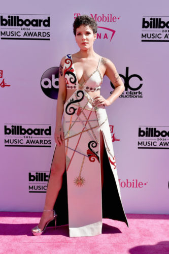 #Billboard-Music-Awards-halsey