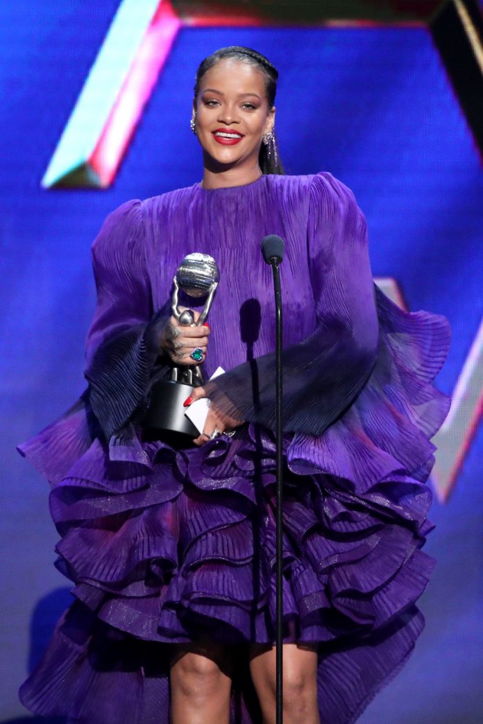 Rihanna's Acceptance Speech At The NAACP Image Awards Was A Reminder That Unity Is Key To Greater Victories Rihanna's Acceptance Speech At The NAACP Image Awards Was A Reminder That Unity Is Key To Greater Victories